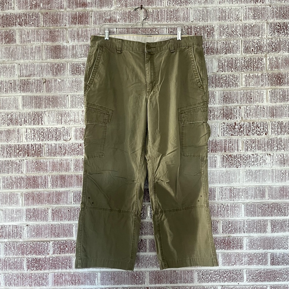 EUC men’s NorthFace cargo pants—size 36 waist
